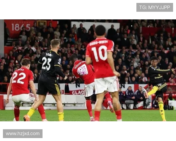 欧洲豪门鏖战再起英超榜首之争激烈引爆全球球迷热情 欧洲豪门鏖战再起英超榜首之争激烈引爆全球球迷热情