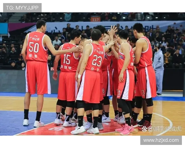 中国男篮力克澳大利亚晋级亚洲杯决赛 曹宇鹏发挥出色全场砍下28分