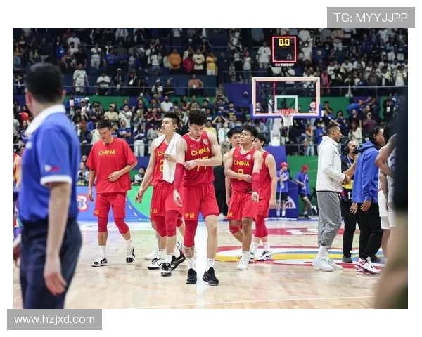 中国篮球队备战国际赛事 各大球星展现精彩状态力争夺冠