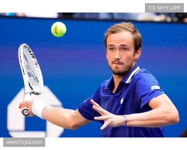 新秀横空出世引领赛场风潮,网坛群雄鏖战再掀巅峰对决热潮盛况频 新秀横空出世引领赛场风潮,网坛群雄鏖战再掀巅峰对决热潮盛况频